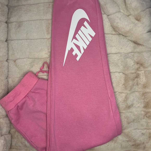 KIDS PINK ATHLETIC WEAR - Picture 3 of 16